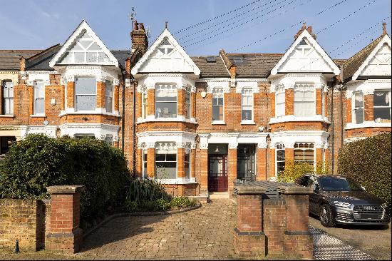 A 5 bed house for sale in Queen's Park, NW6