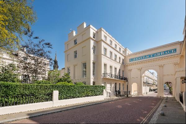 A Grade I listed house with the largest private garden in Chester Terrace