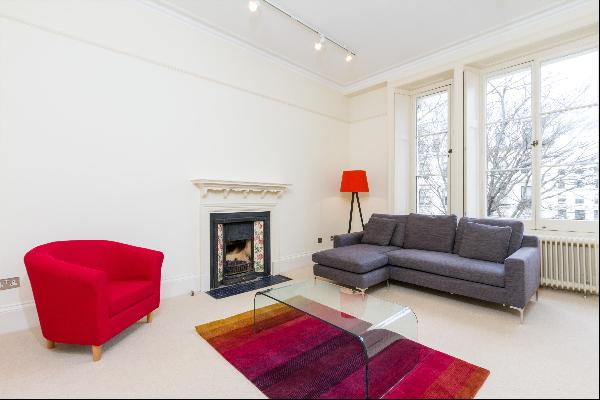 Two bedroom apartment to rent in Queens Gardens, Bayswater, London W2.