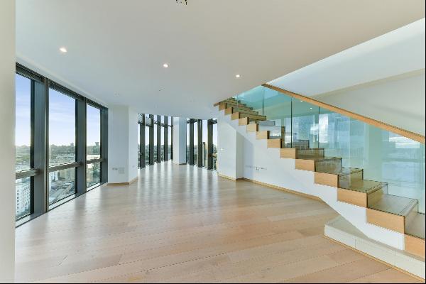 2 bedroom duplex apartment to let in West India Quay, near Canary Wharf, E14