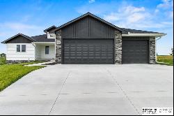 3055 Southern Hills Drive, Blair NE 68008