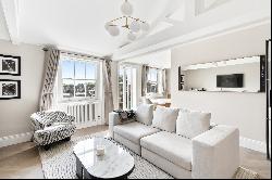 Luxury apartment located in London's finest garden squares.