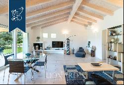 Elegant Mediterranean villa with a n outbuilding and pool near Porto Rotondo