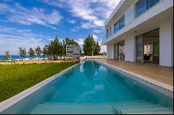 Luxury Seafront Villa with Seven Bedrooms In Protaras