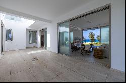 Luxury Seafront Villa with Seven Bedrooms In Protaras