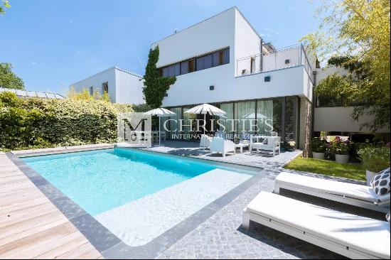 Bordeaux beautiful family home - 4 bedrooms, swimming pool