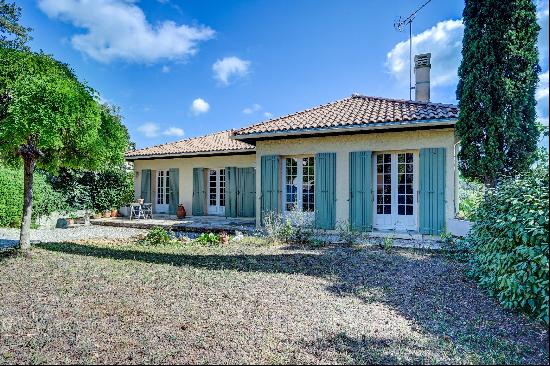 Lovely family house of 207m2 with swimming pool and open views in Bouc Bel Air