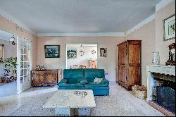 Lovely family house of 207sqm with swimming pool and open views in Bouc Bel Air