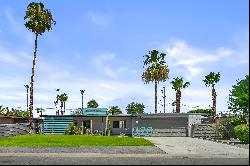 South Palm Springs Mid-Century Modern on Spacious Lot with Broad Mountain Vista