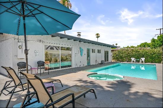 South Palm Springs Mid-Century Modern on Spacious Lot with Broad Mountain Vista