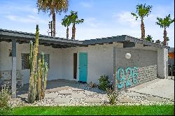 South Palm Springs Mid-Century Modern on Spacious Lot with Broad Mountain Vista