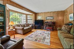 4 Pippin Lane, Lloyd Harbor, NY 11743