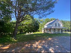 Great Home Next to State Land and Town Park