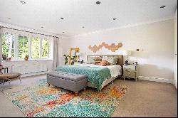 Pine Walk, Cobham, Surrey, KT11 2HJ