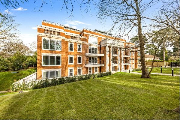 Lincoln Court, Old Avenue, Weybridge, Surrey, KT13 0PH