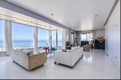 Sophisticated Sea Views Apartment in Prime Location