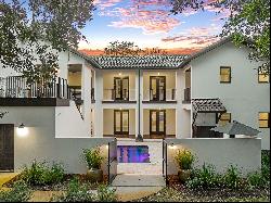 Courtyard Home With Pool, Outdoor Fireplace And Kitchen In Gated Community 