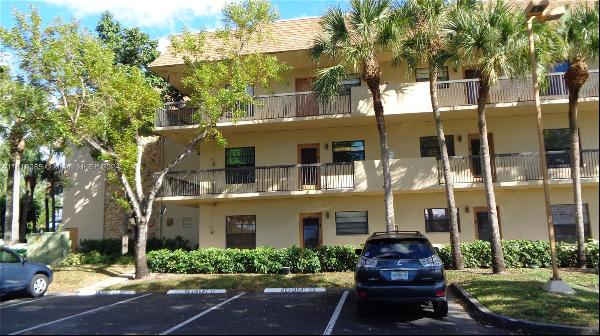 6085 N Sabal Palm Blvd Unit 204, Tamarac FL 33319