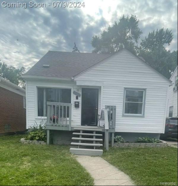 11633 AUBURN Street, Detroit MI 48228