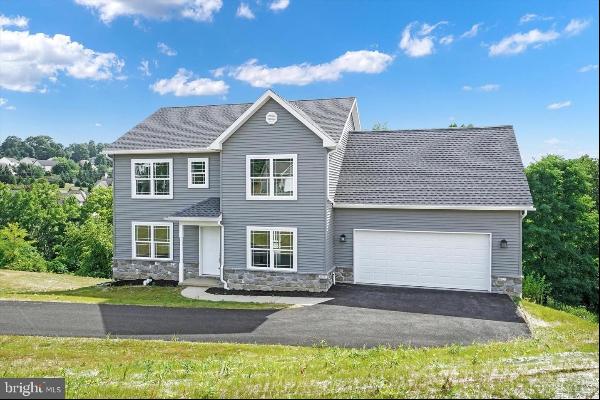 325 Barclay Drive, Red Lion PA 17356