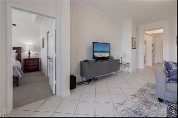 410 Bayfront Pl Unit 2502, Naples FL 34102