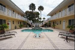 480 5th St S Unit 102, Naples FL 34102