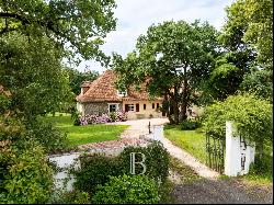 LOVELY MASTER HOUSE IN THE BEARN WITH SWIMMING POOL