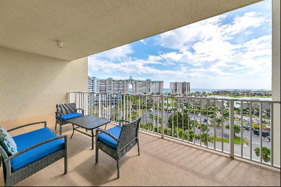 Furnished Two Bedroom Condo With Gulf Views And Expansive Amenities 