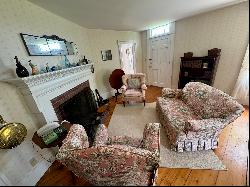 Antique Cape on 812 Acres in Groton