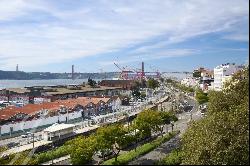 Large apartment, 598 m2, river view, Lapa, Santos, Lisbon