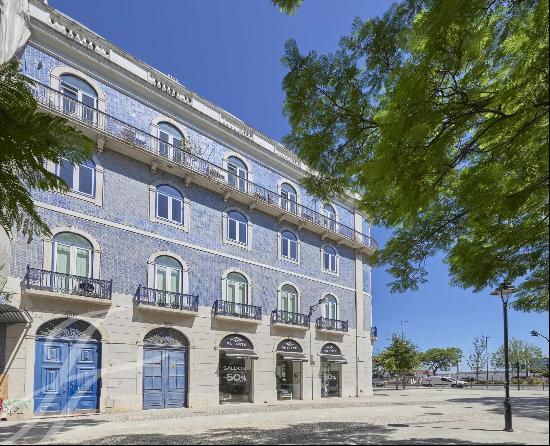 Large apartment, 598 m2, river view, Lapa, Santos, Lisbon