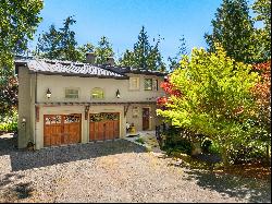 5452 Lynwood Center Rd NE, Bainbridge Island, WA 98110