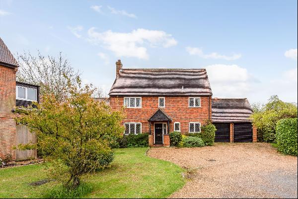 A super family home, tucked away in a quiet cul de sac in this popular Buckinghamshire vil