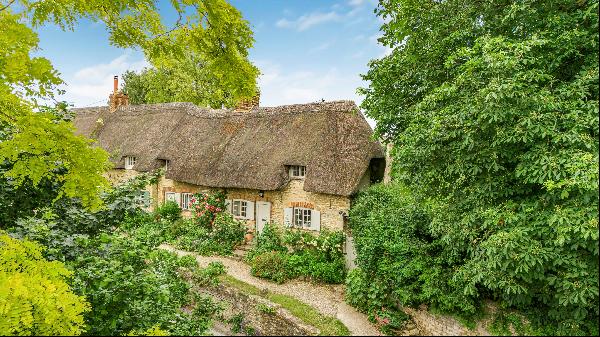 A picturesque and charming cottage in the heart of this popular Oxfordshire village, Great