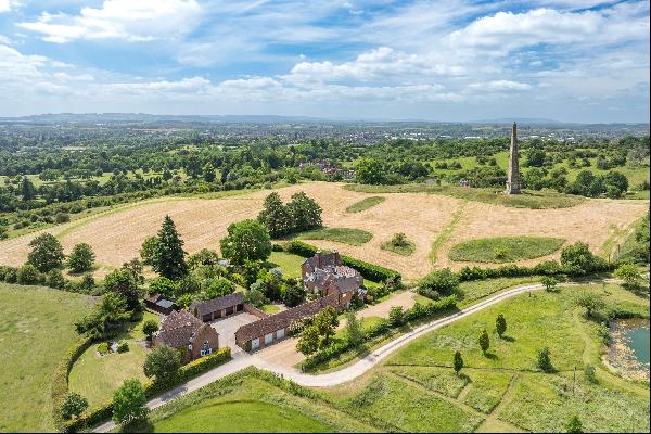 A beautiful five-bedroom home with a one bedroom annexe. Situated in this lovely location 