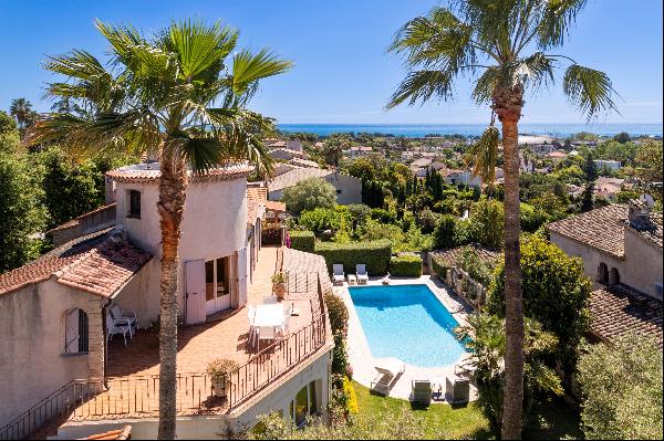 Neo-Provencal villa with sea view in Antibes.