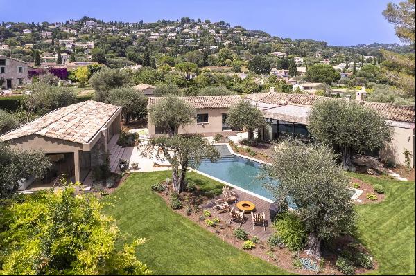 Contemporary Provencal villa in Mougins.