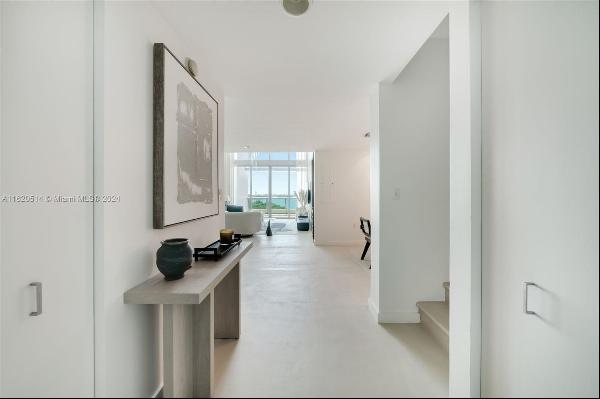 Captivating and Rare Sky-Home in the Heart of Miami! Indulge in the exclusivity of this li