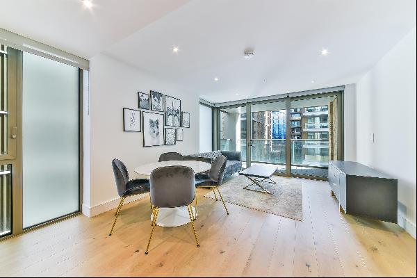 A stylish two bedroom apartment to let in Radley House, Palmer Road SW11.