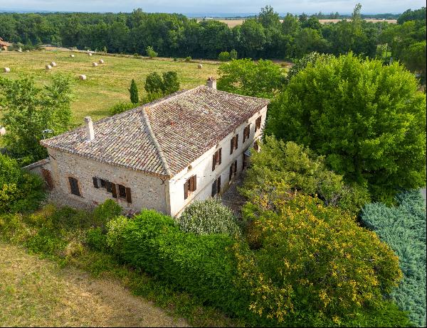 Dans les vignes, à proximité de l'axe routier Gaillac Toulouse