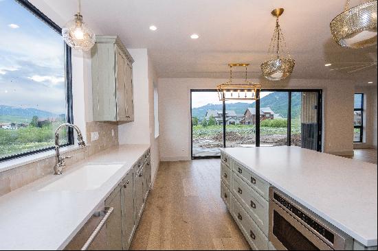 Luxury Townhome Minutes from Downtown Crested Butte