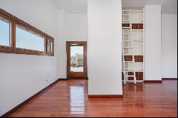 Flat, 4 bedrooms, for Sale