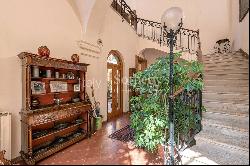 Prestigious independent portion of historic villa