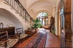 Prestigious independent portion of historic villa