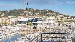 Cannes Amazing harbour view top floor 4-room apartment