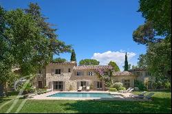 Mougins - Luxurious stone property in a closed domain