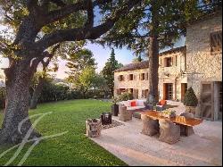 Mougins - Luxurious stone property in a closed domain