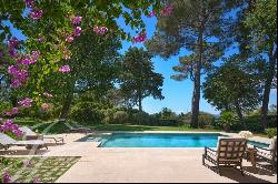 Mougins - Luxurious stone property in a closed domain