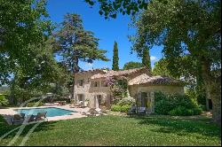 Mougins - Luxurious stone property in a closed domain