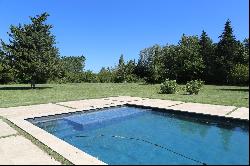 Exceptional estate in Provence with swimming pool and 2.7 hectares of land